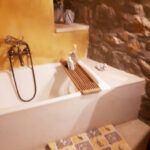 Guesthouse-Bath-pg.jpg